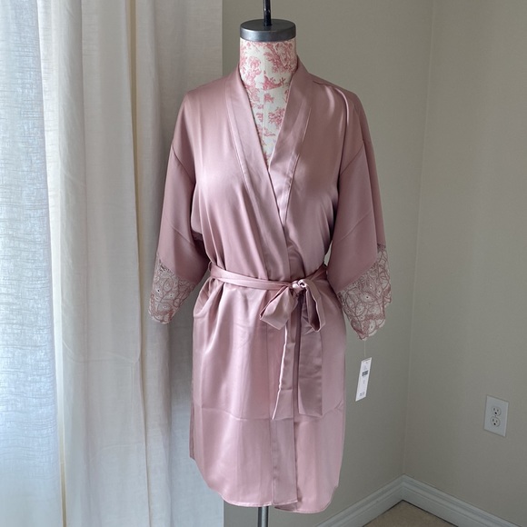 Flora Nikrooz Ada Lace Robe - Picture 7 of 7
